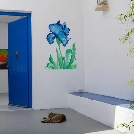 Blue Violet Apartment *